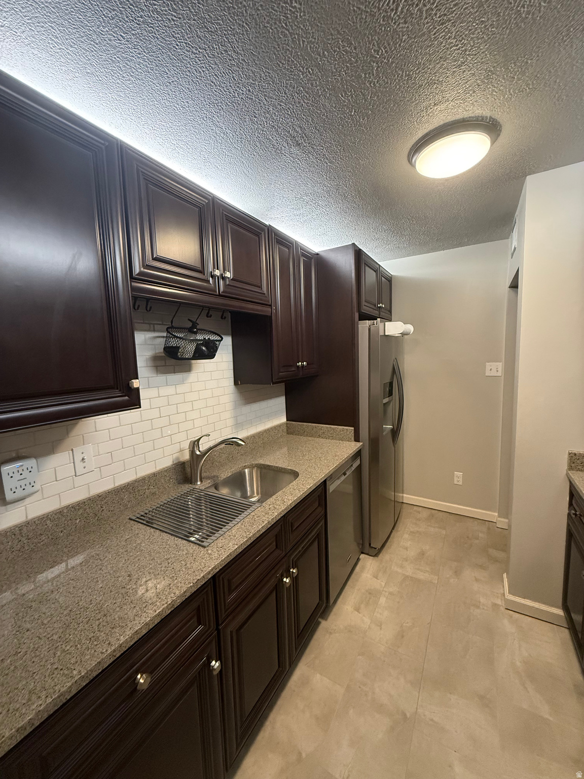 CANYON ROAD - Residential