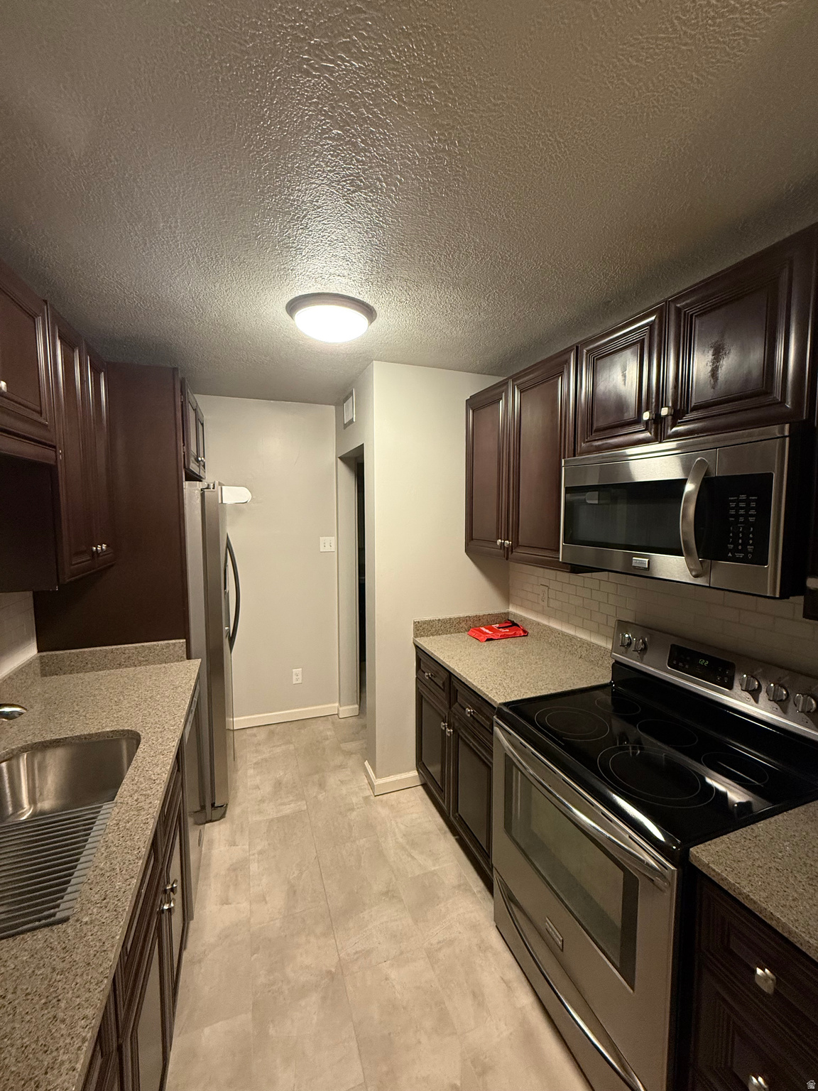 CANYON ROAD - Residential