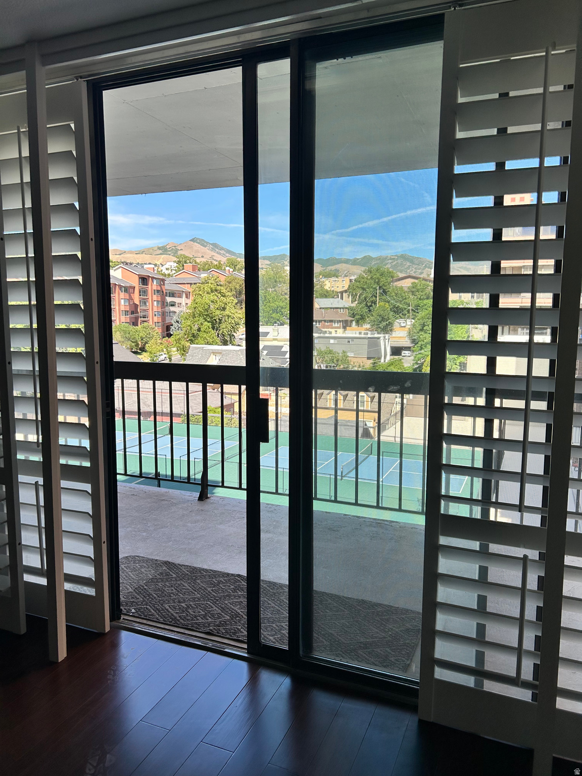 CANYON ROAD - Residential