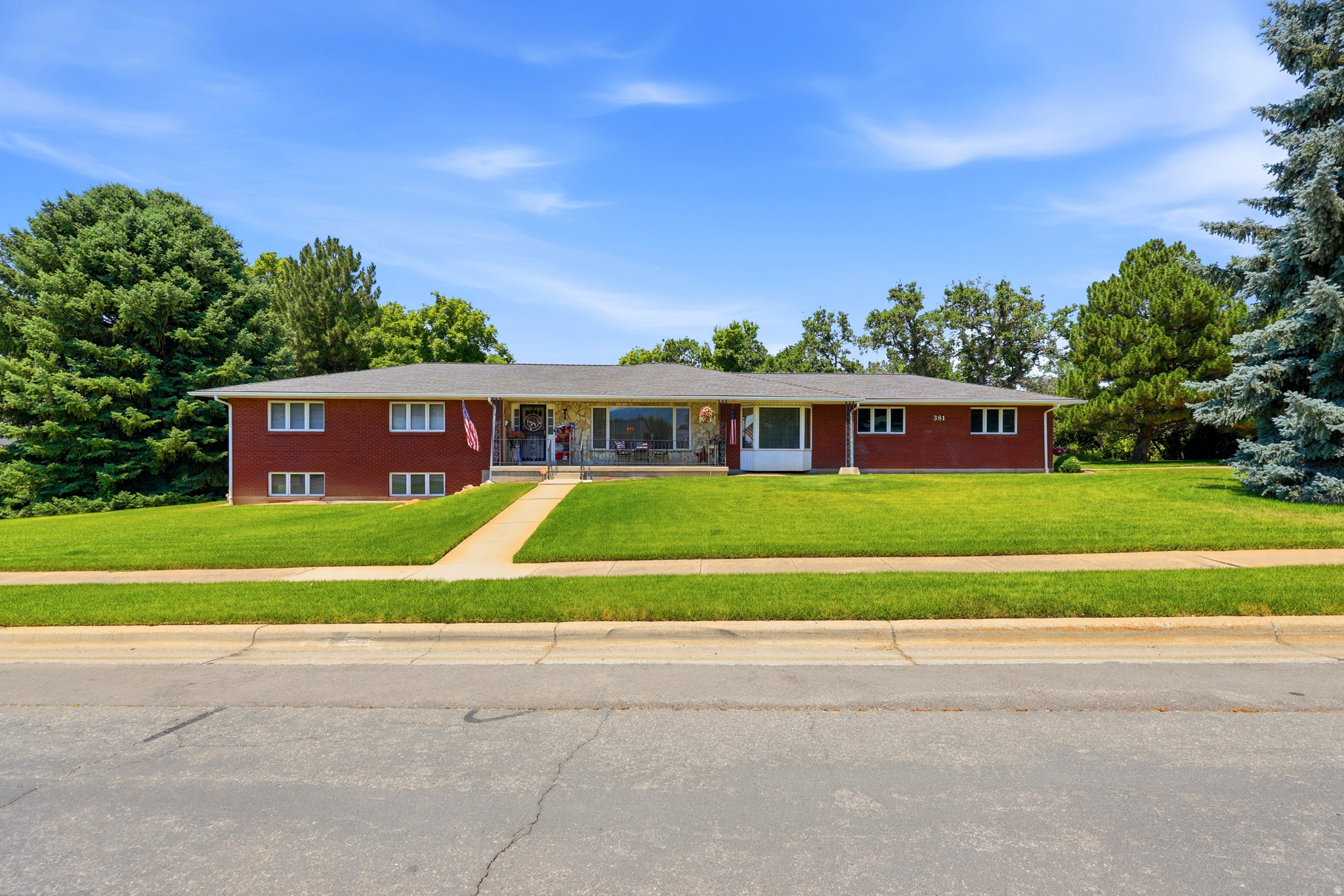 CLOVER ESTATES - Residential