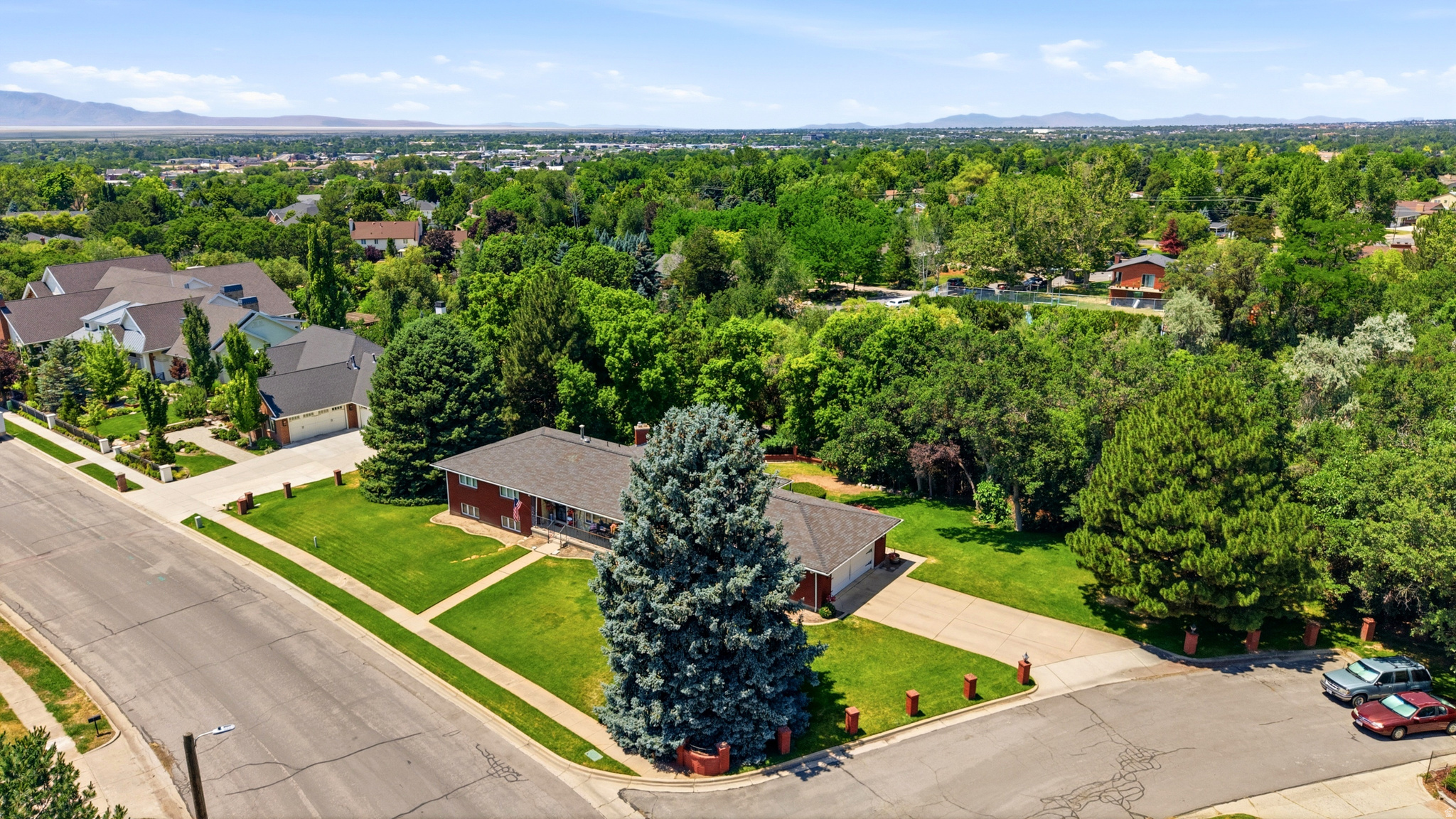 CLOVER ESTATES - Residential