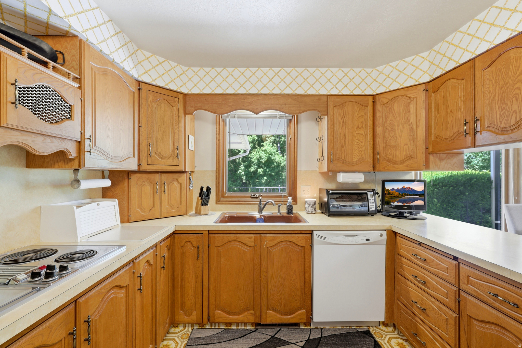 CLOVER ESTATES - Residential