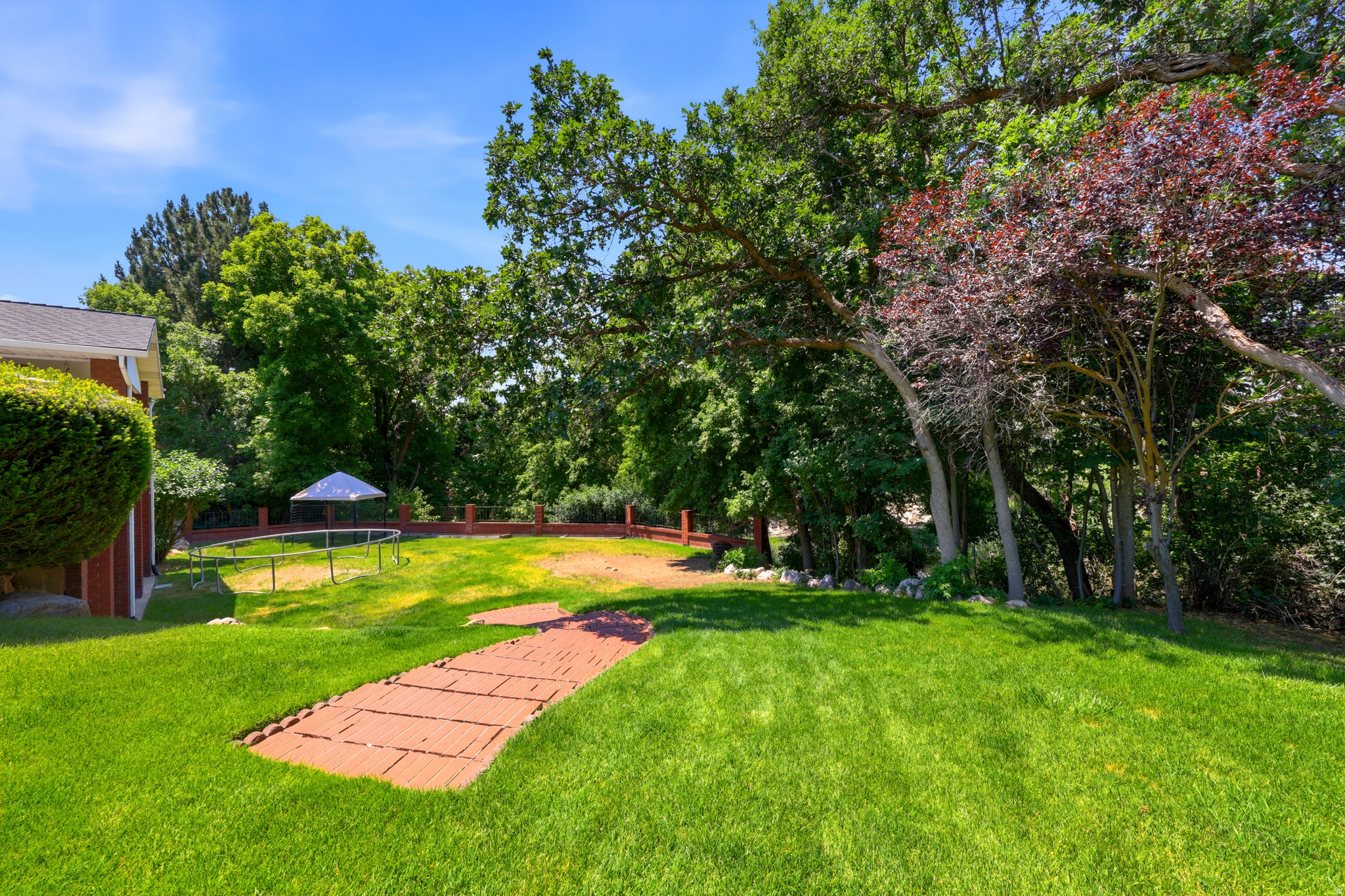 CLOVER ESTATES - Residential