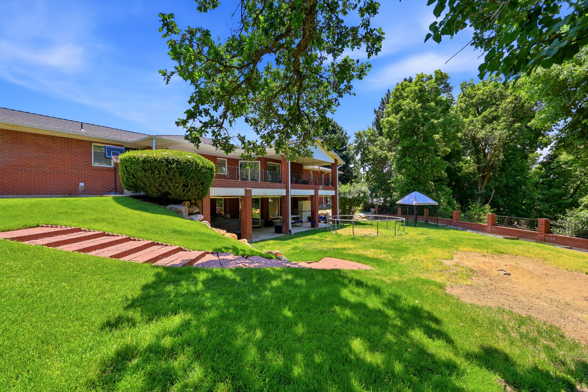 CLOVER ESTATES - Residential