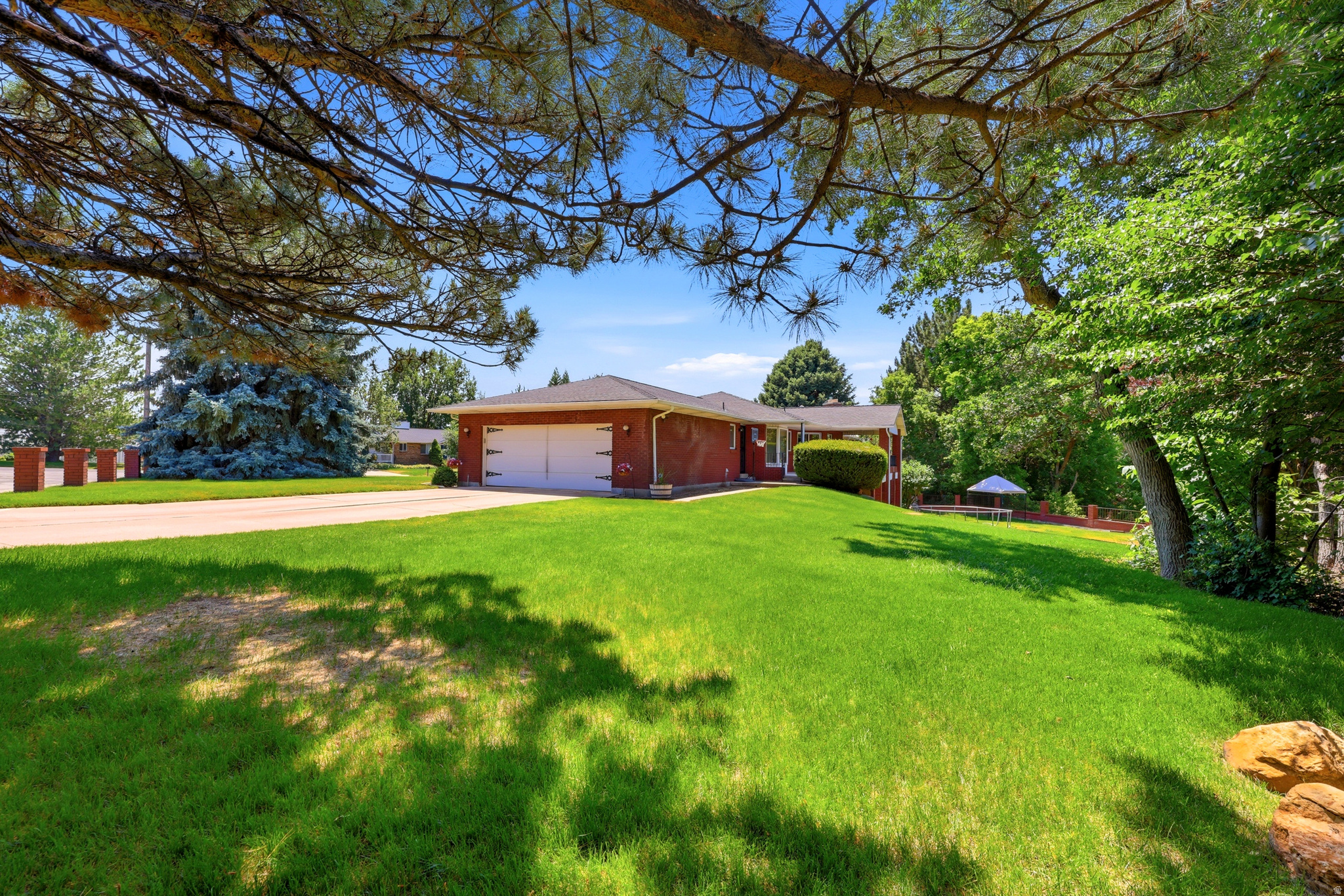 CLOVER ESTATES - Residential