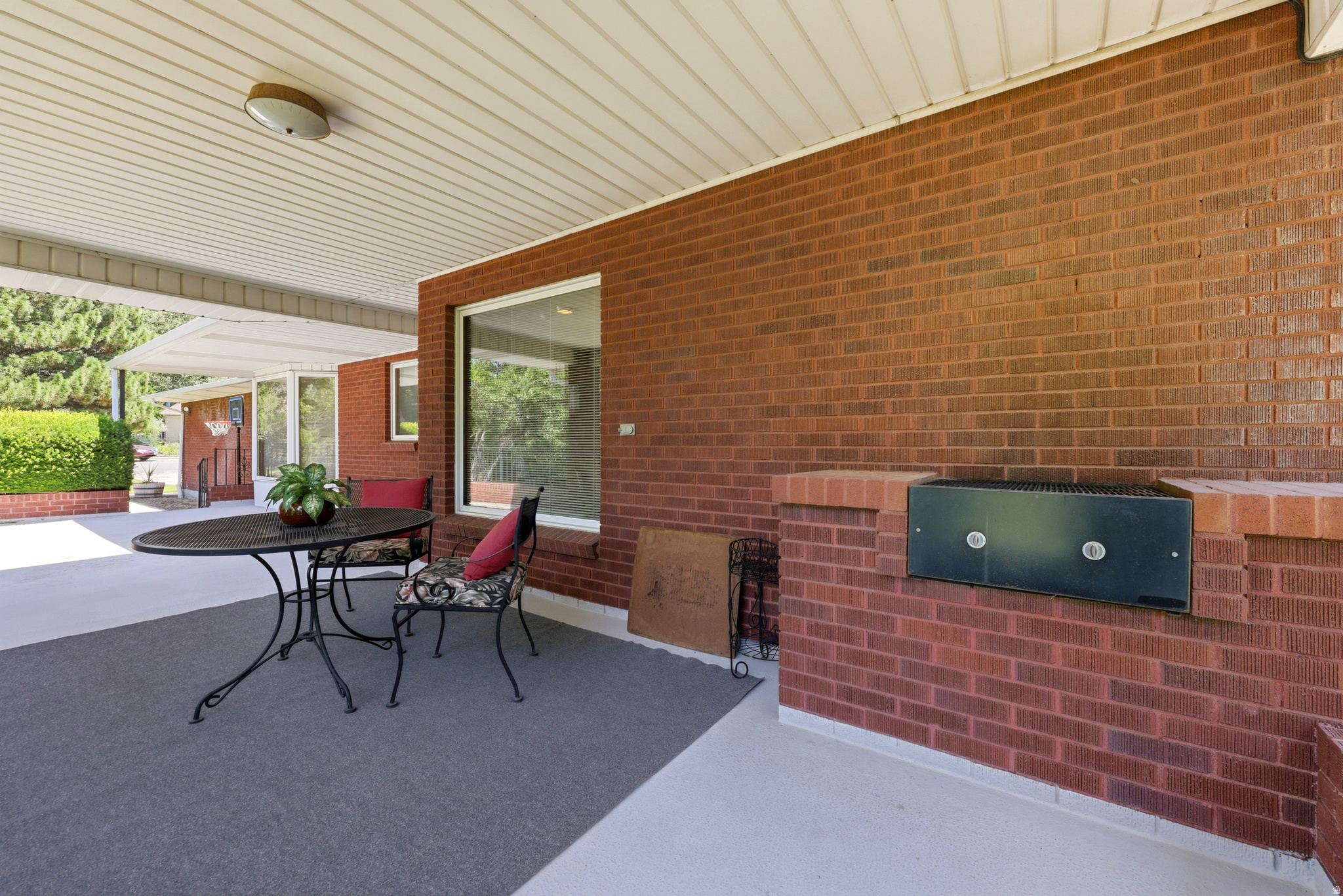 CLOVER ESTATES - Residential