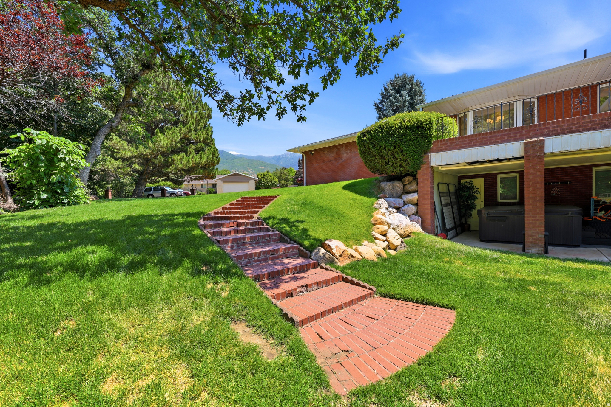 CLOVER ESTATES - Residential