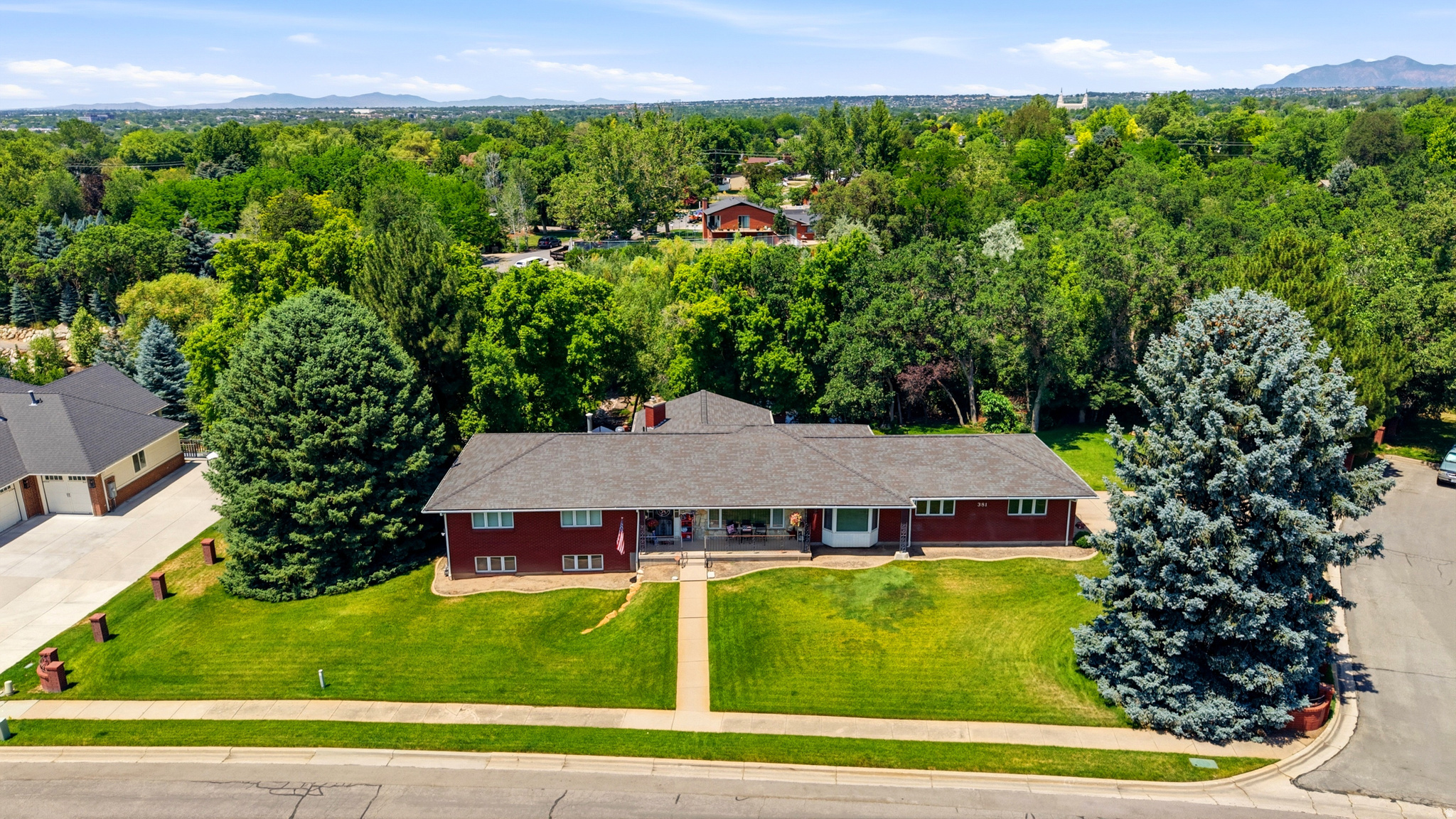 CLOVER ESTATES - Residential