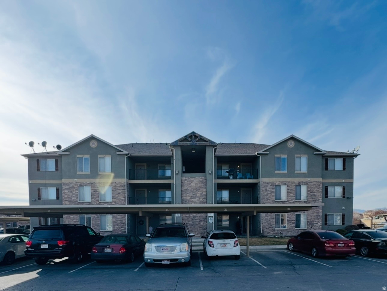 "Short sale price has been approved by the lender. Why rent when you can own for the same price?"  Beautiful 3 bed, 2 bath main-level condo in Rock Creek, Eagle Mountain. Open layout with a spacious family room, dining area, and kitchen featuring stainless steel appliances and a unique rock archway. Located next to The Ranches Golf Club and minutes from bike parks, schools, shopping, and more. Perfect for first-time buyers or anyone looking for low-maintenance living in a growing area.