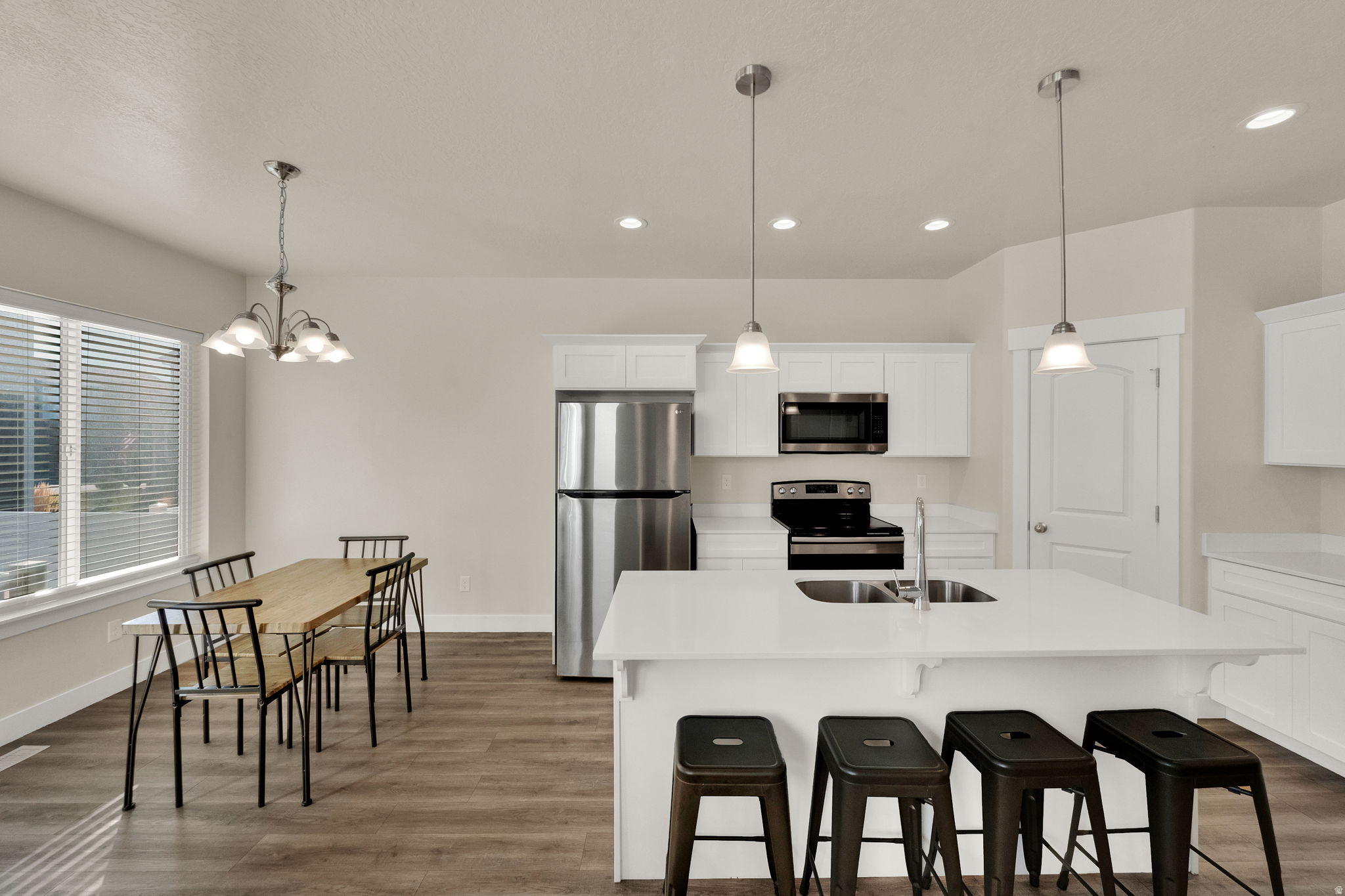 LAKE FRONT - Residential