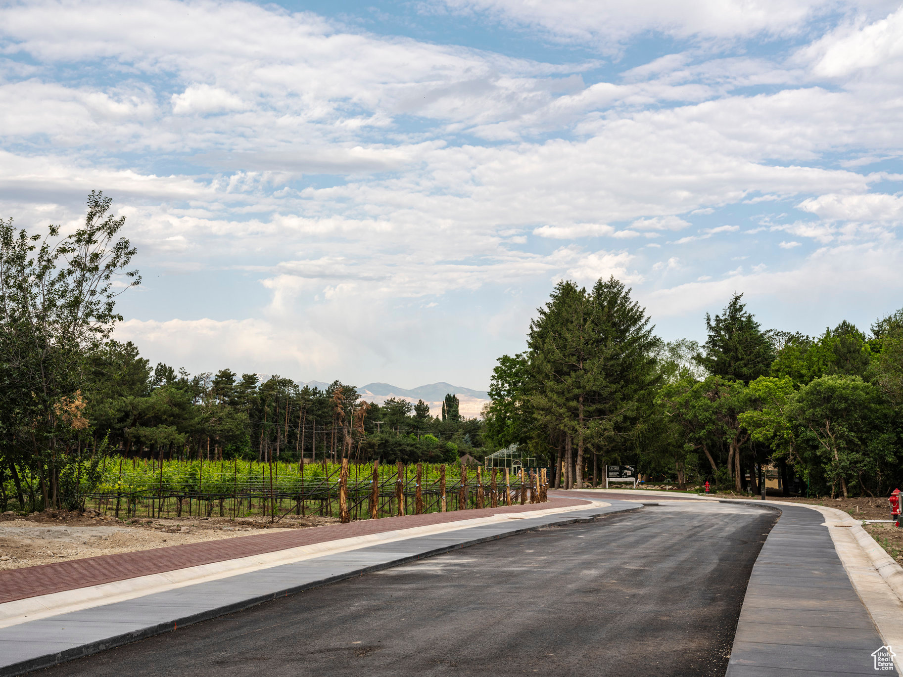 ESTATES AT LA CAILLE - Land