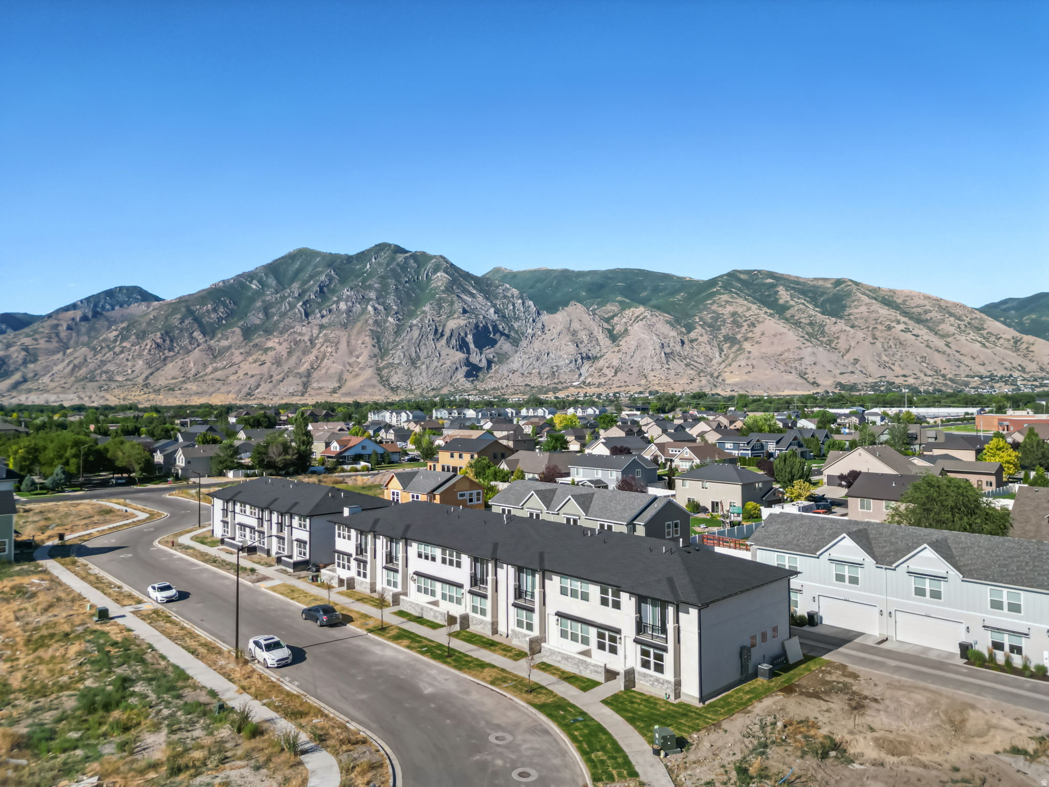 WESTFIELDS CENTRAL - Residential
