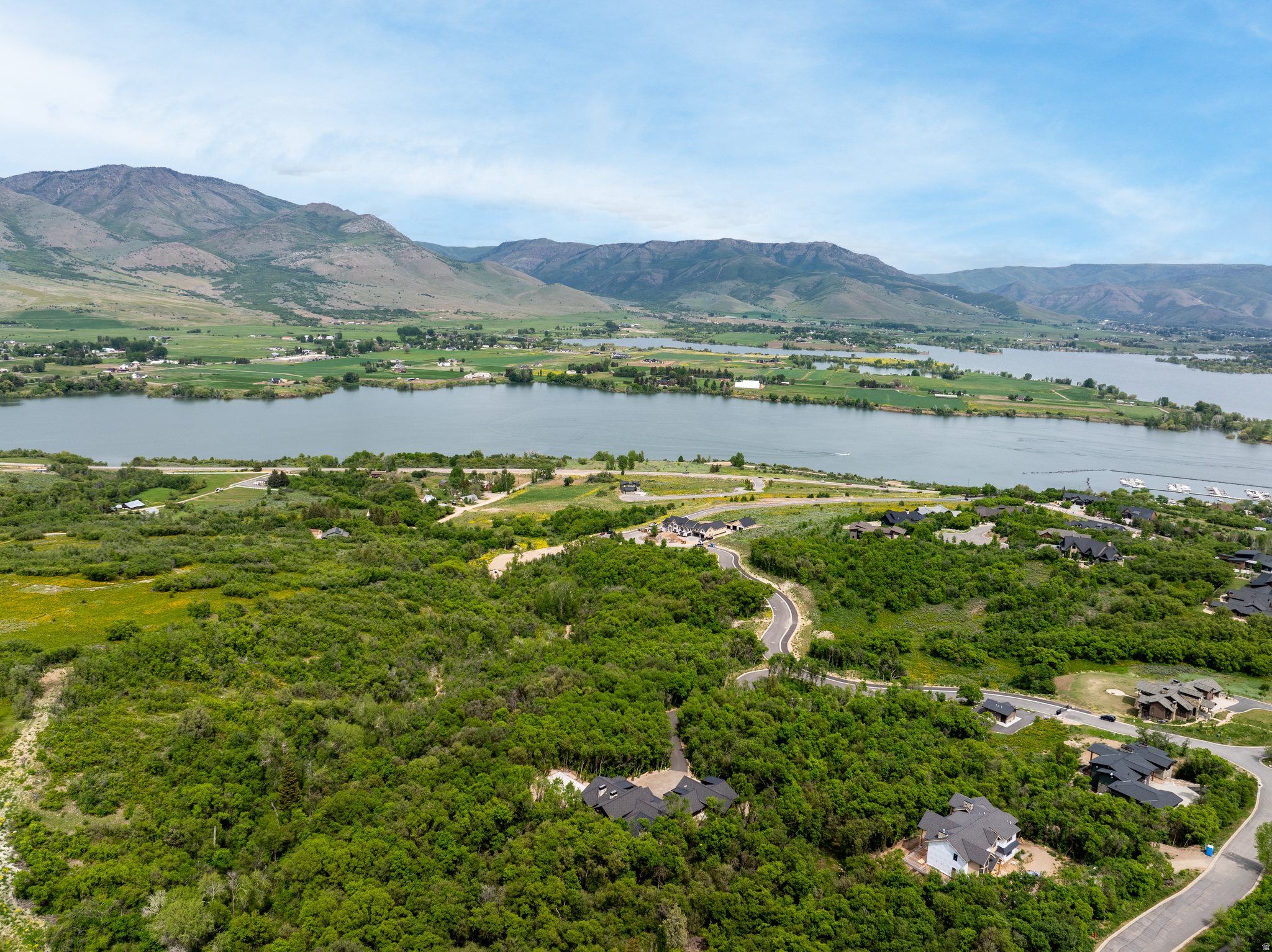 PINEVIEW OVERLOOK - Residential