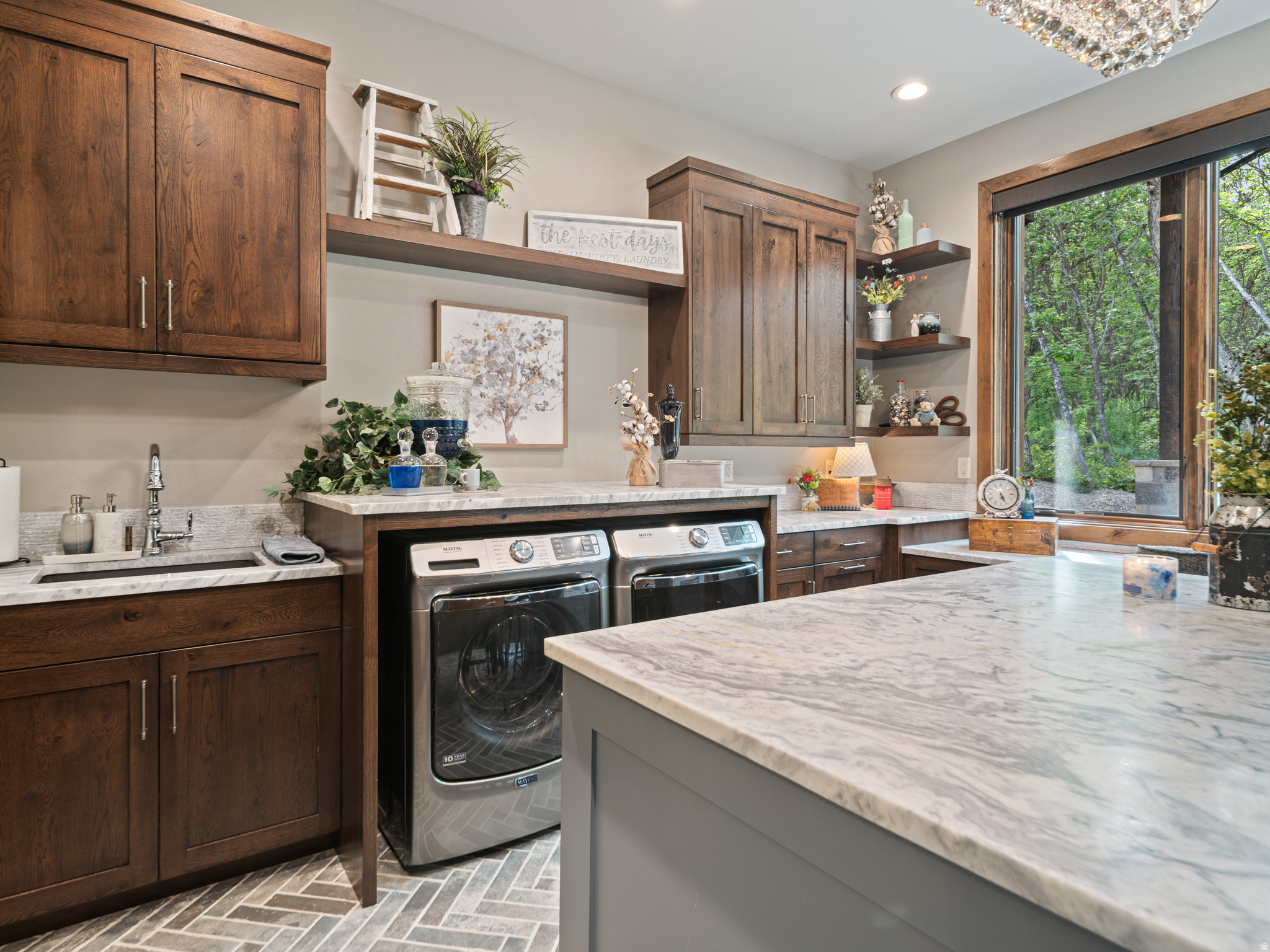 PINEVIEW OVERLOOK - Residential