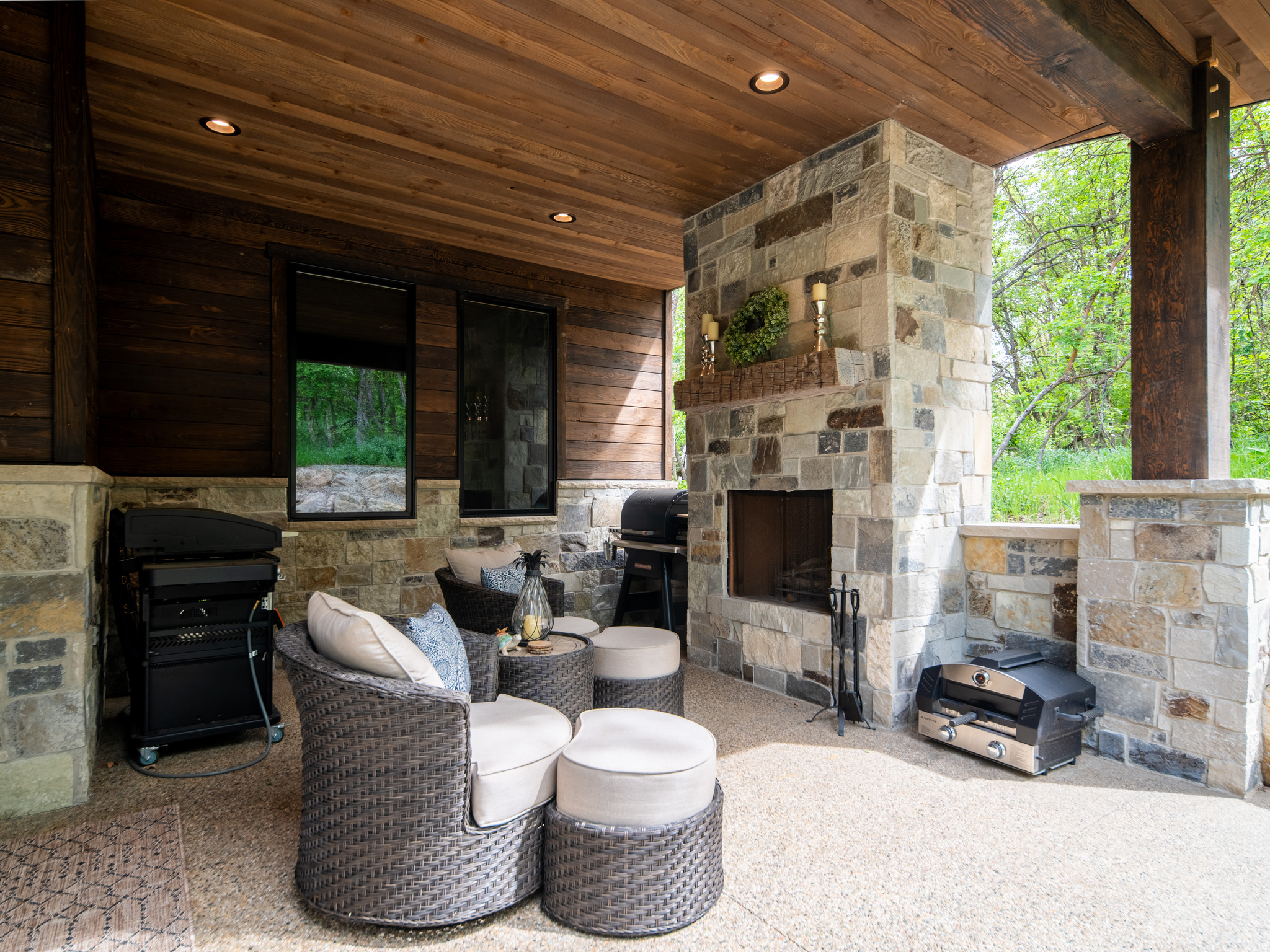 PINEVIEW OVERLOOK - Residential