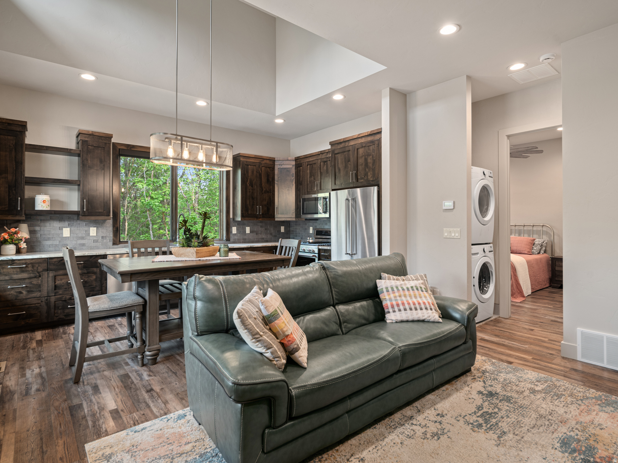 PINEVIEW OVERLOOK - Residential