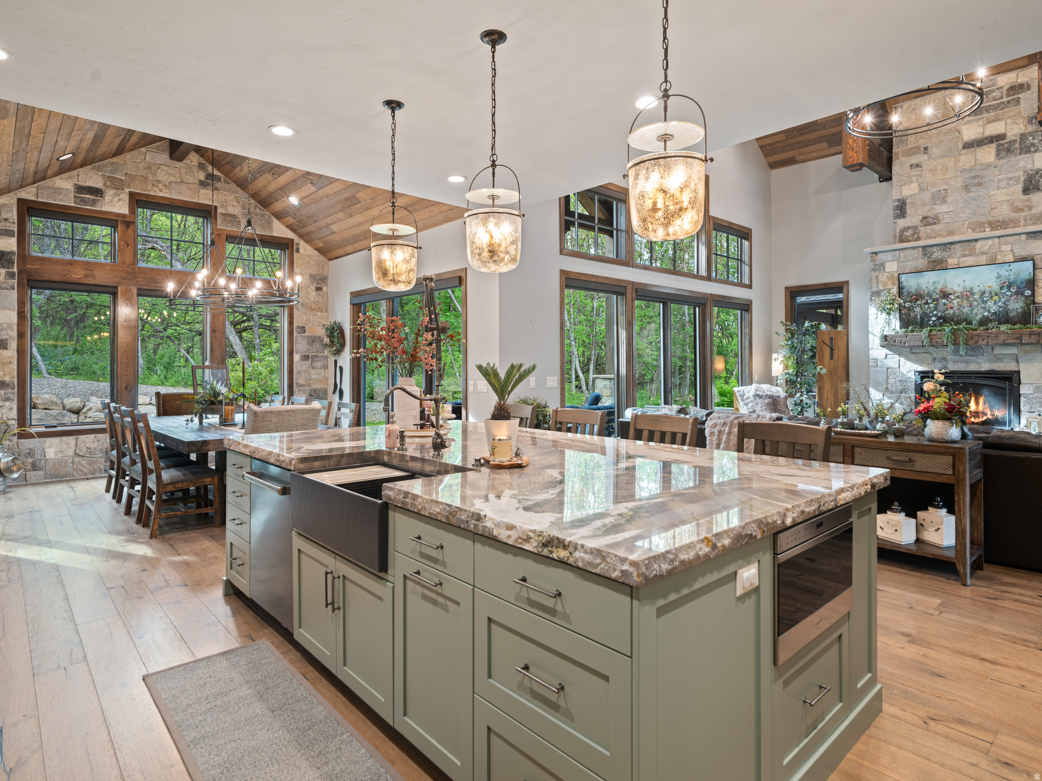 PINEVIEW OVERLOOK - Residential