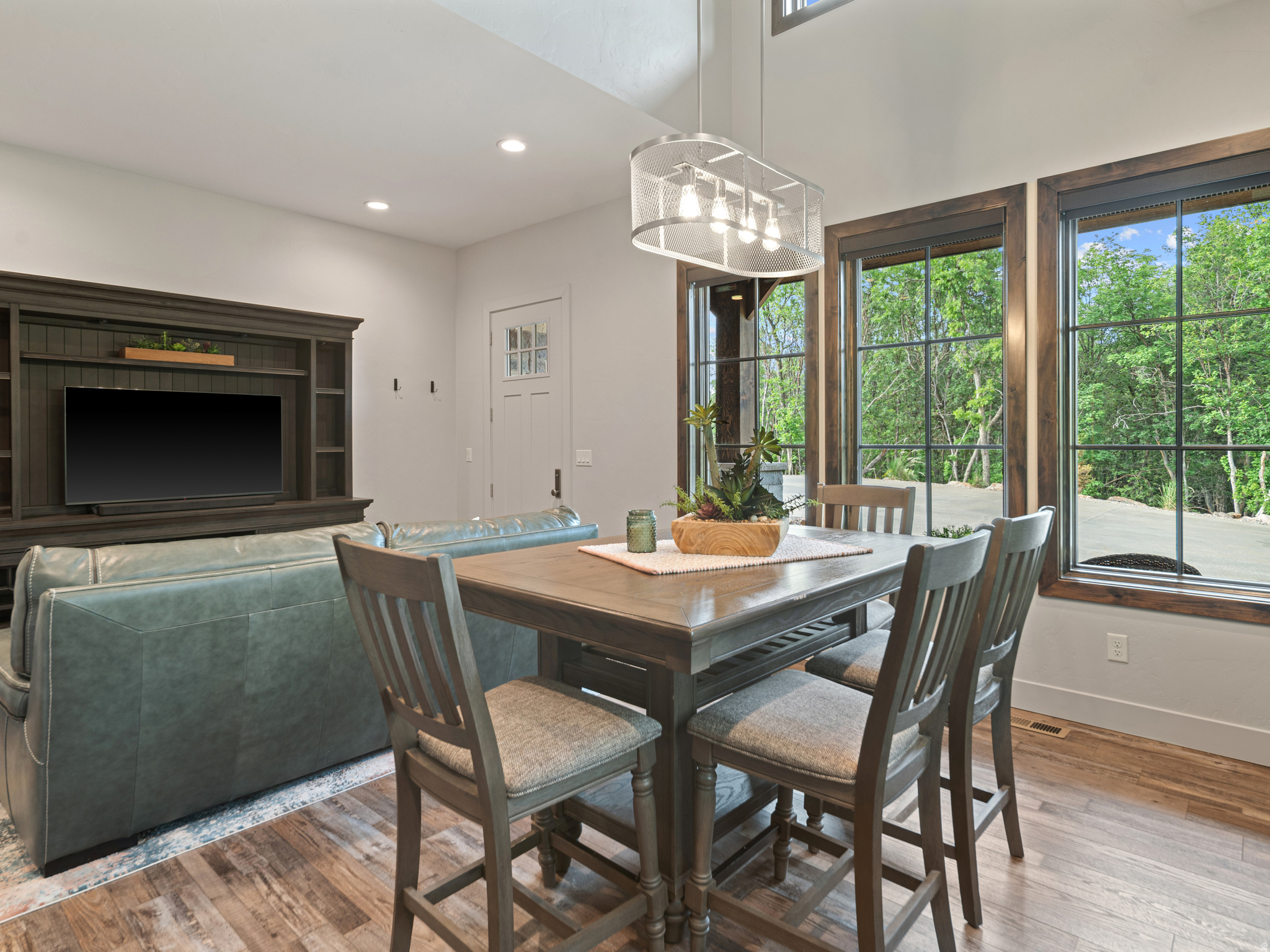 PINEVIEW OVERLOOK - Residential