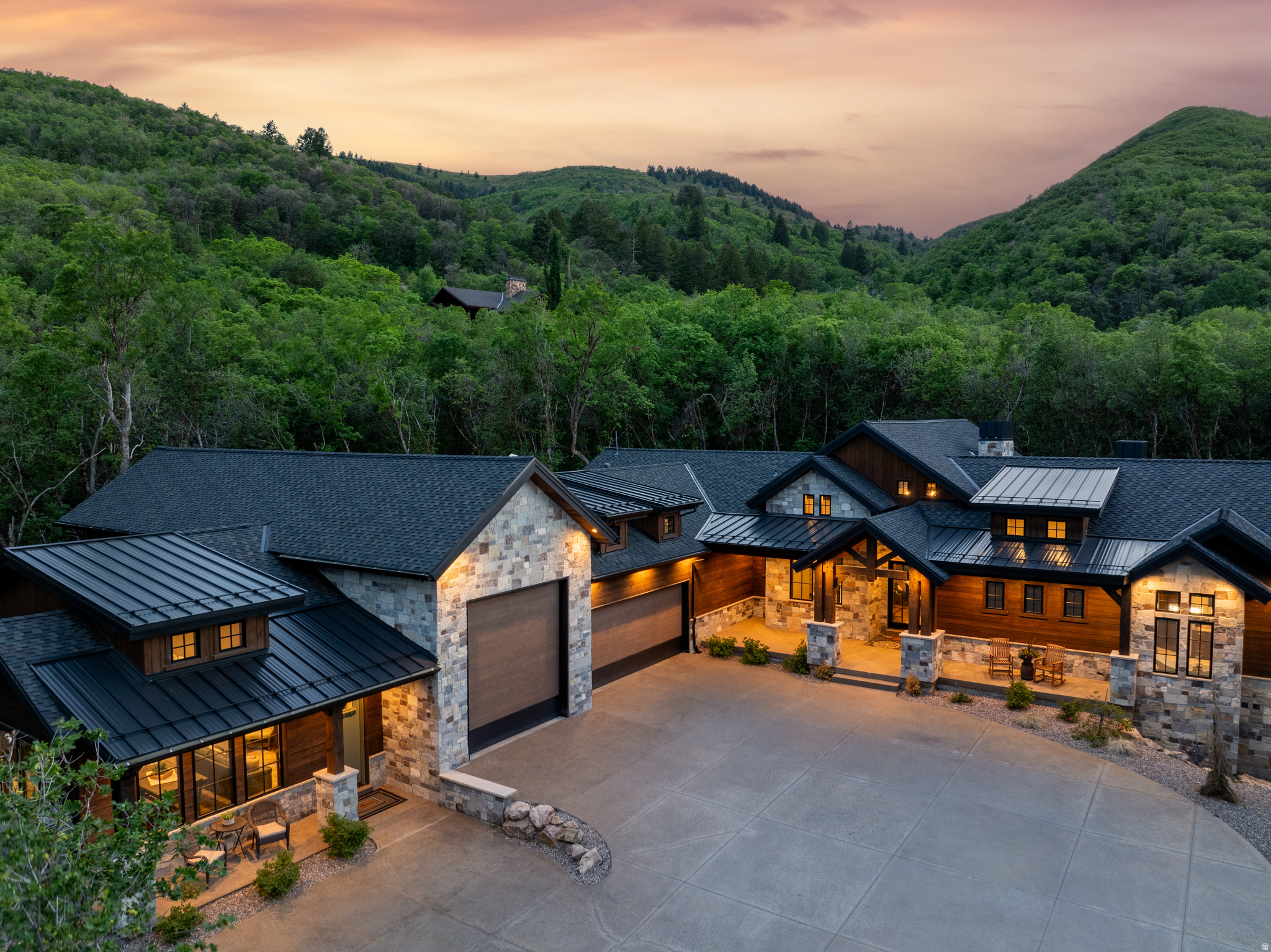 PINEVIEW OVERLOOK - Residential