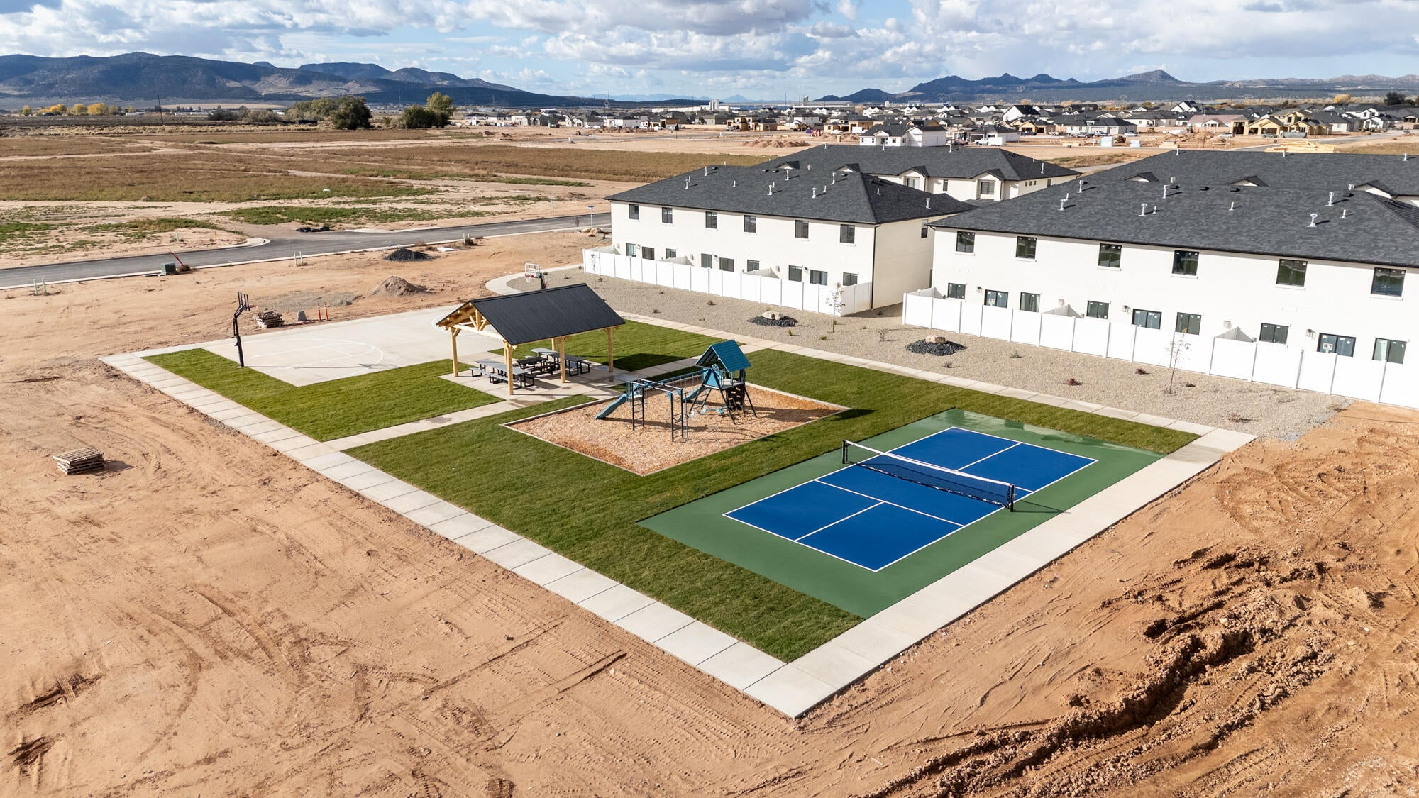 IRON HAWK - Residential