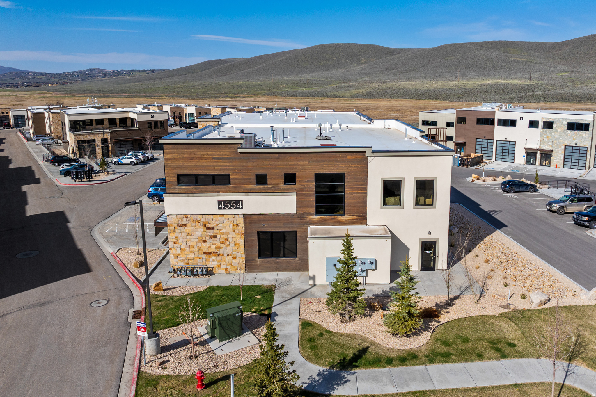 PARK EAST II BUSINESS COMMUNITY CONDOS - Commercial Lease