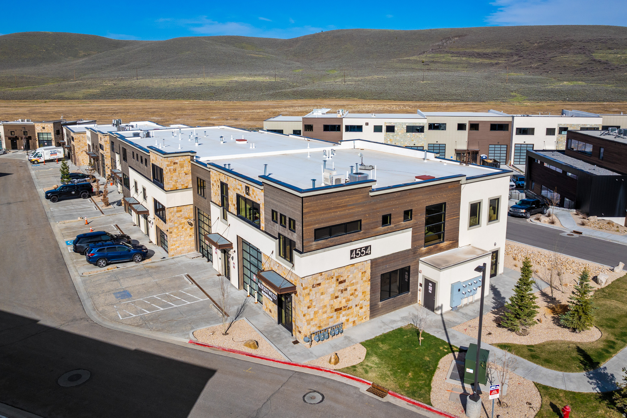 PARK EAST II BUSINESS COMMUNITY CONDOS - Commercial Lease