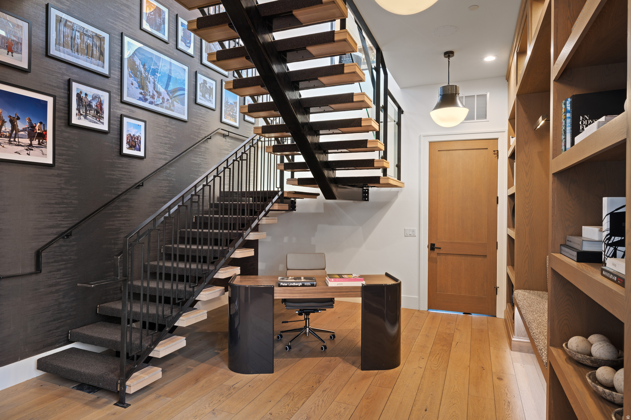 PARK EAST II BUSINESS COMMUNITY CONDOS - Commercial Lease