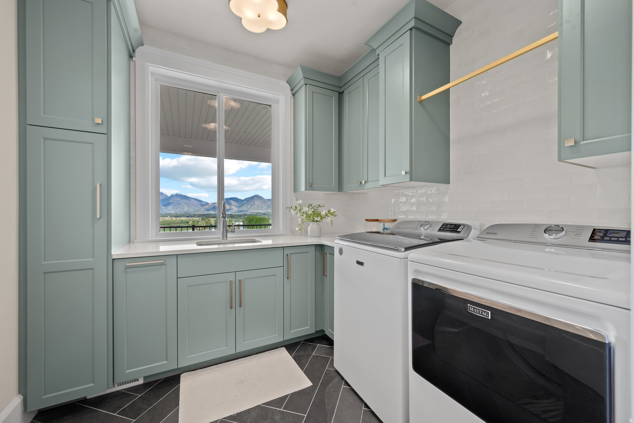 RIDGE - Residential