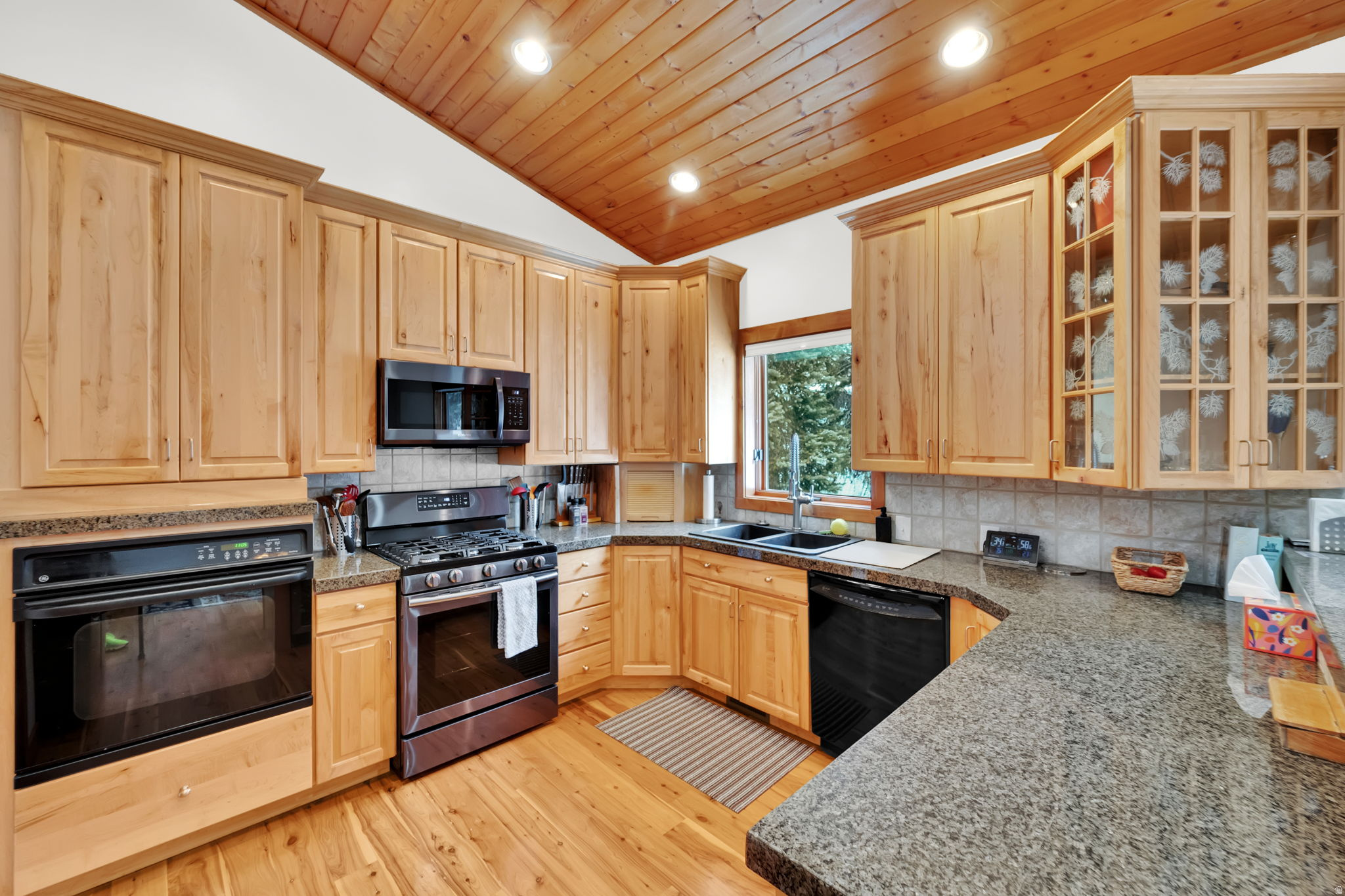 PINE TREE SUB - Residential