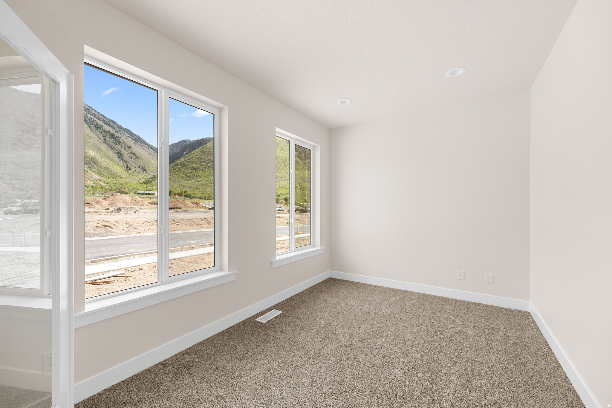 MAPLE MOUNTAIN - Residential
