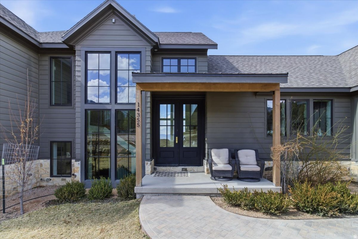 WHISPERING PINES 3 - Residential