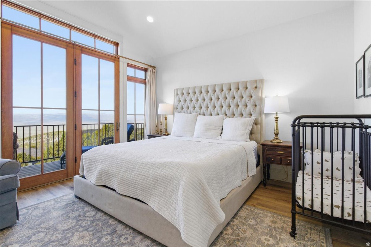 WHISPERING PINES 3 - Residential