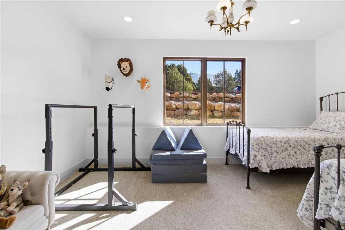 WHISPERING PINES 3 - Residential