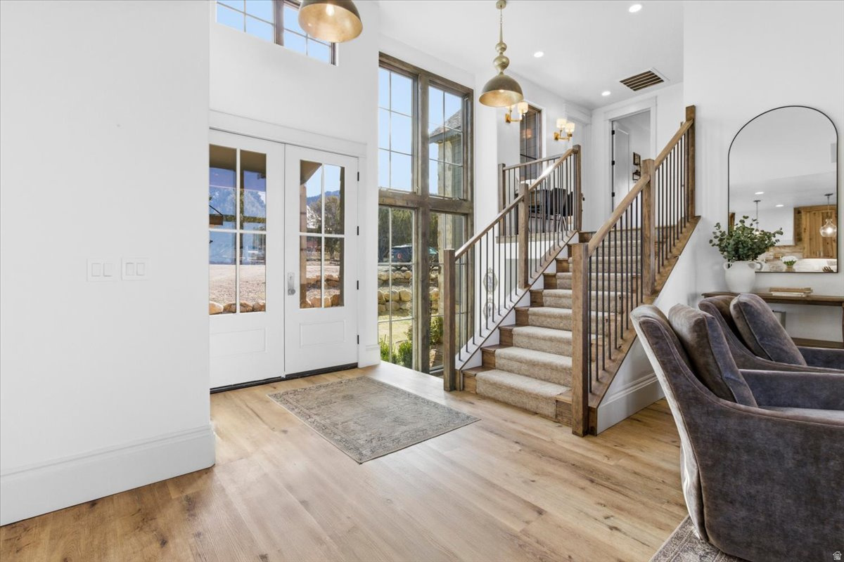 WHISPERING PINES 3 - Residential