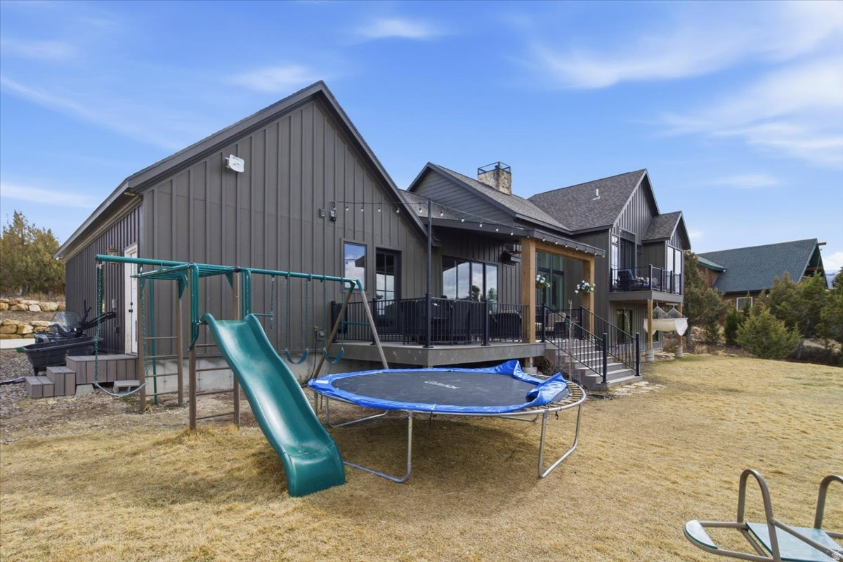 WHISPERING PINES 3 - Residential