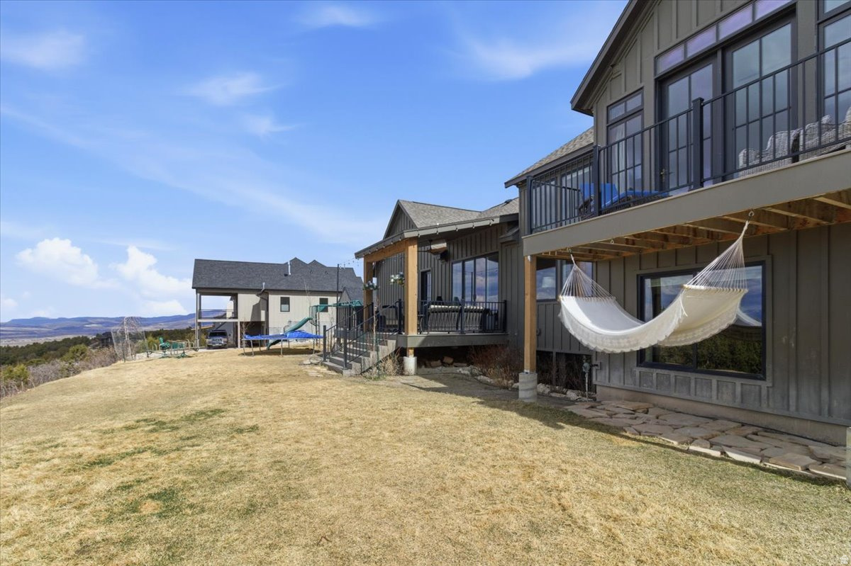 WHISPERING PINES 3 - Residential