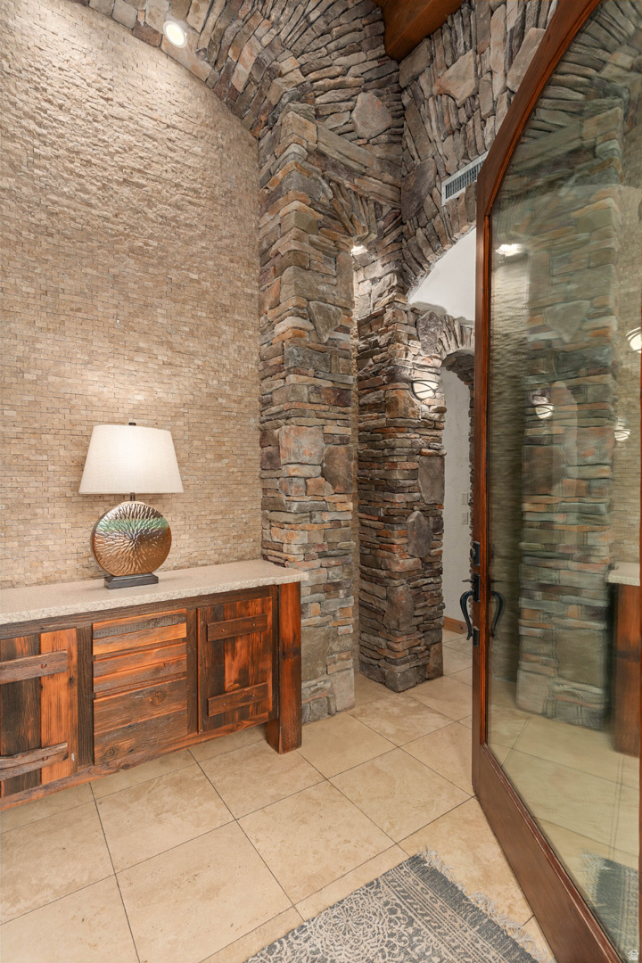 STONE CLIFF 9 - Residential