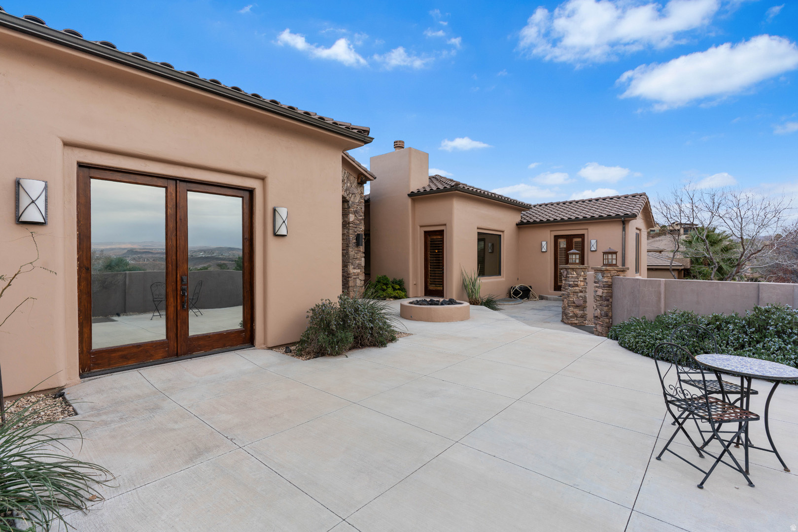 STONE CLIFF 9 - Residential