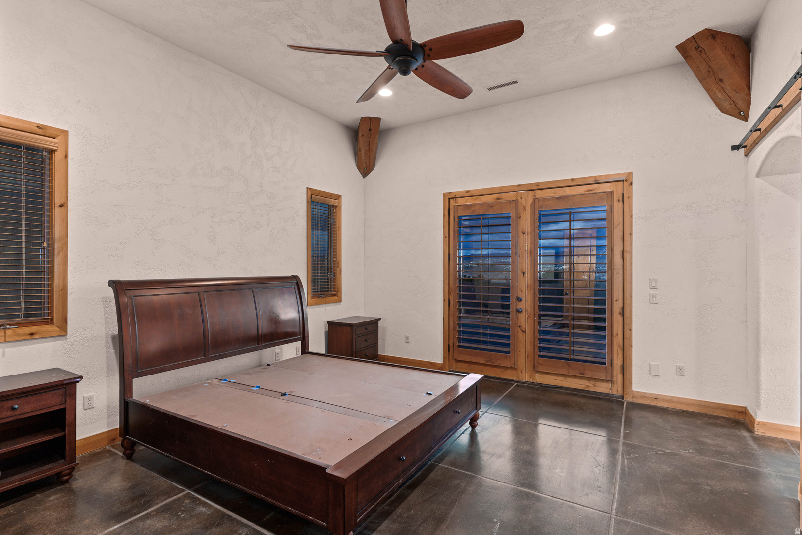 STONE CLIFF 9 - Residential