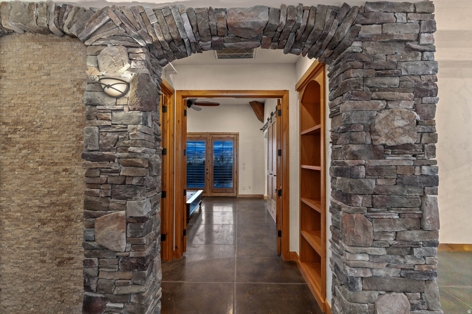 STONE CLIFF 9 - Residential