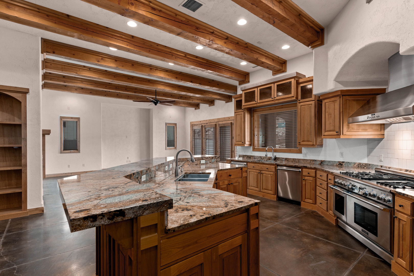 STONE CLIFF 9 - Residential