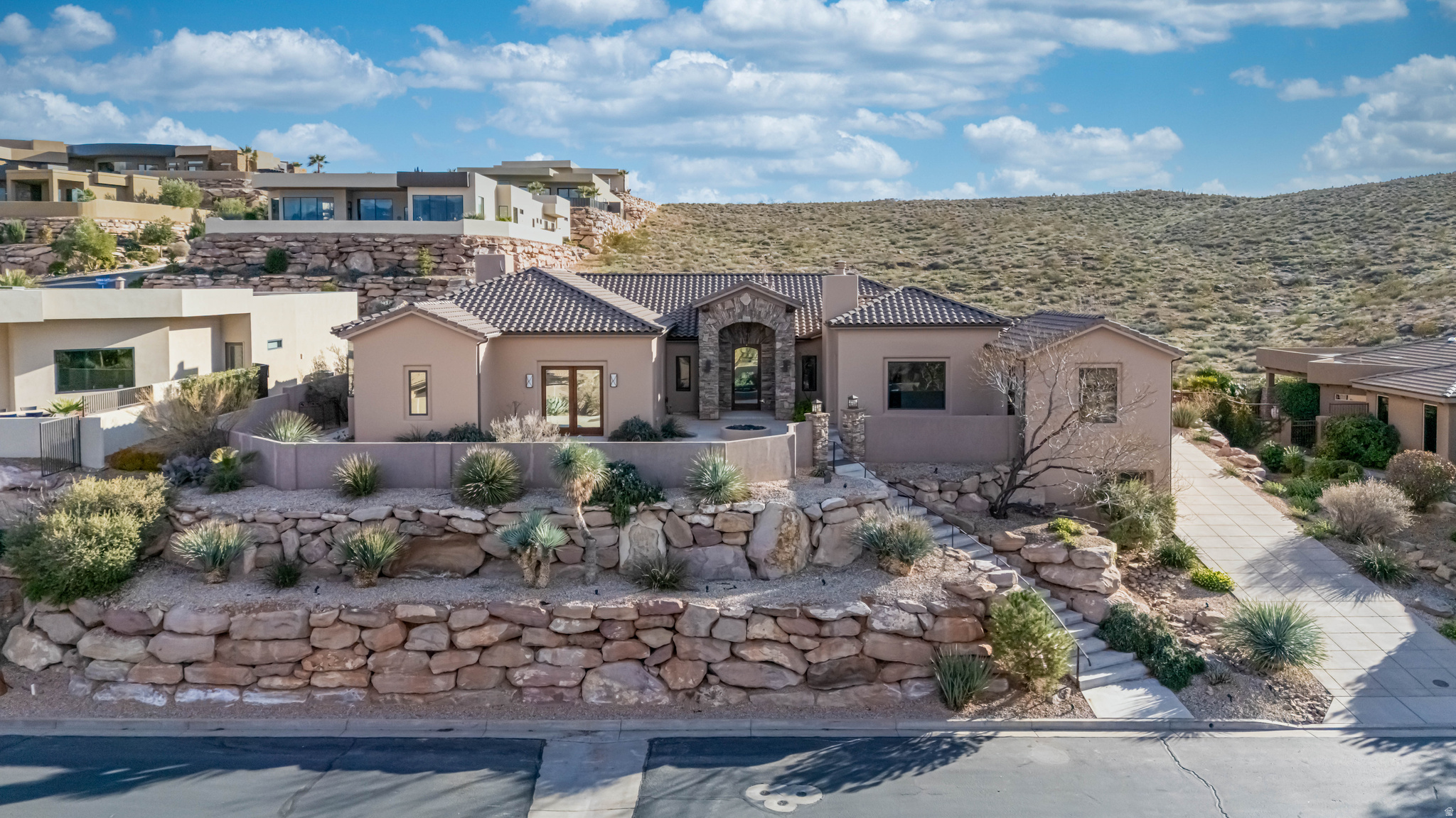 STONE CLIFF 9 - Residential