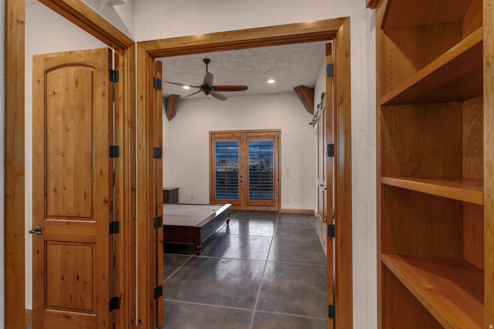 STONE CLIFF 9 - Residential