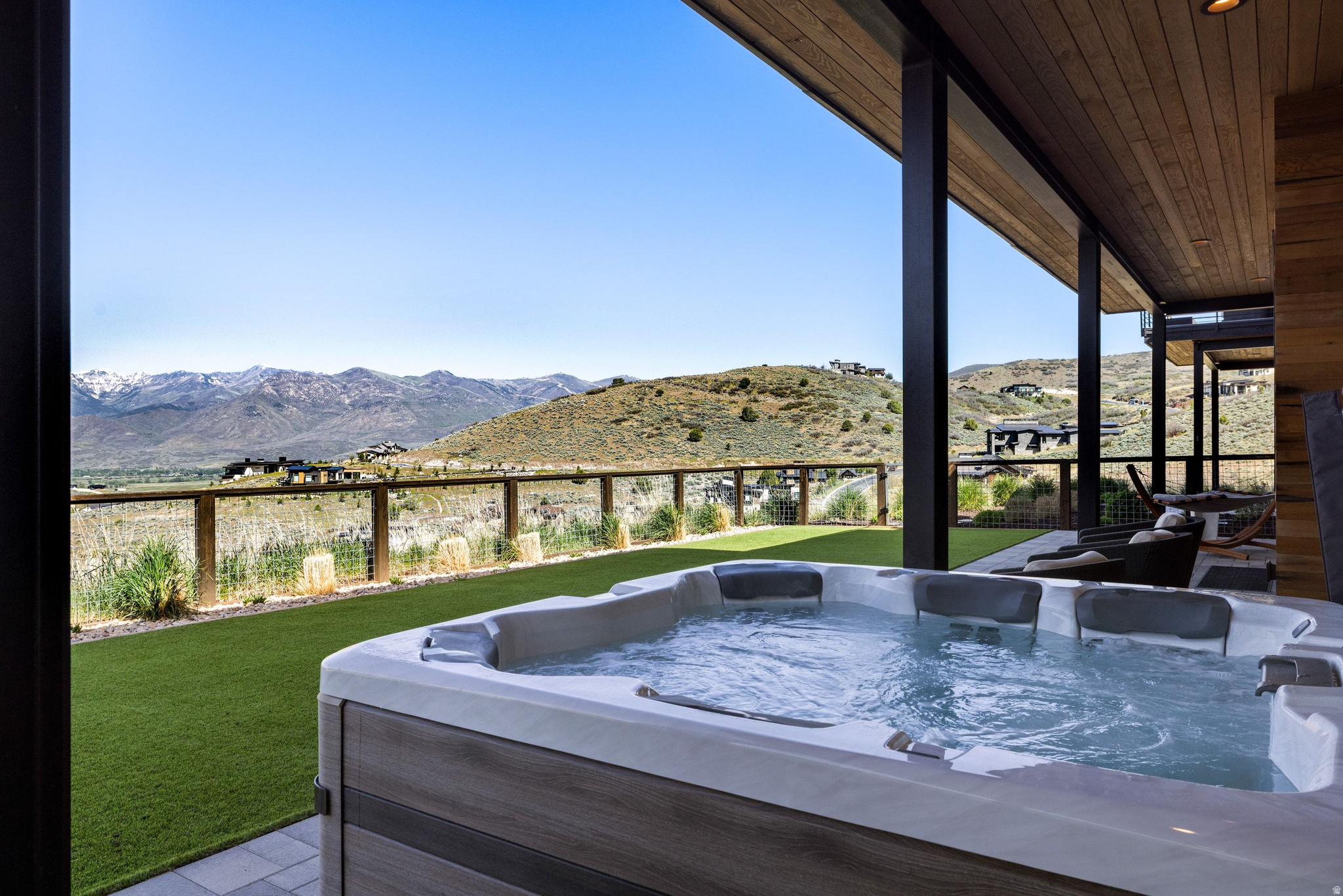 RED LEDGES - Residential