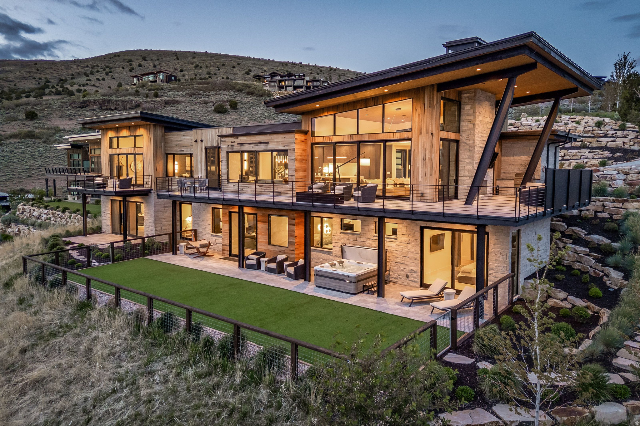 RED LEDGES - Residential