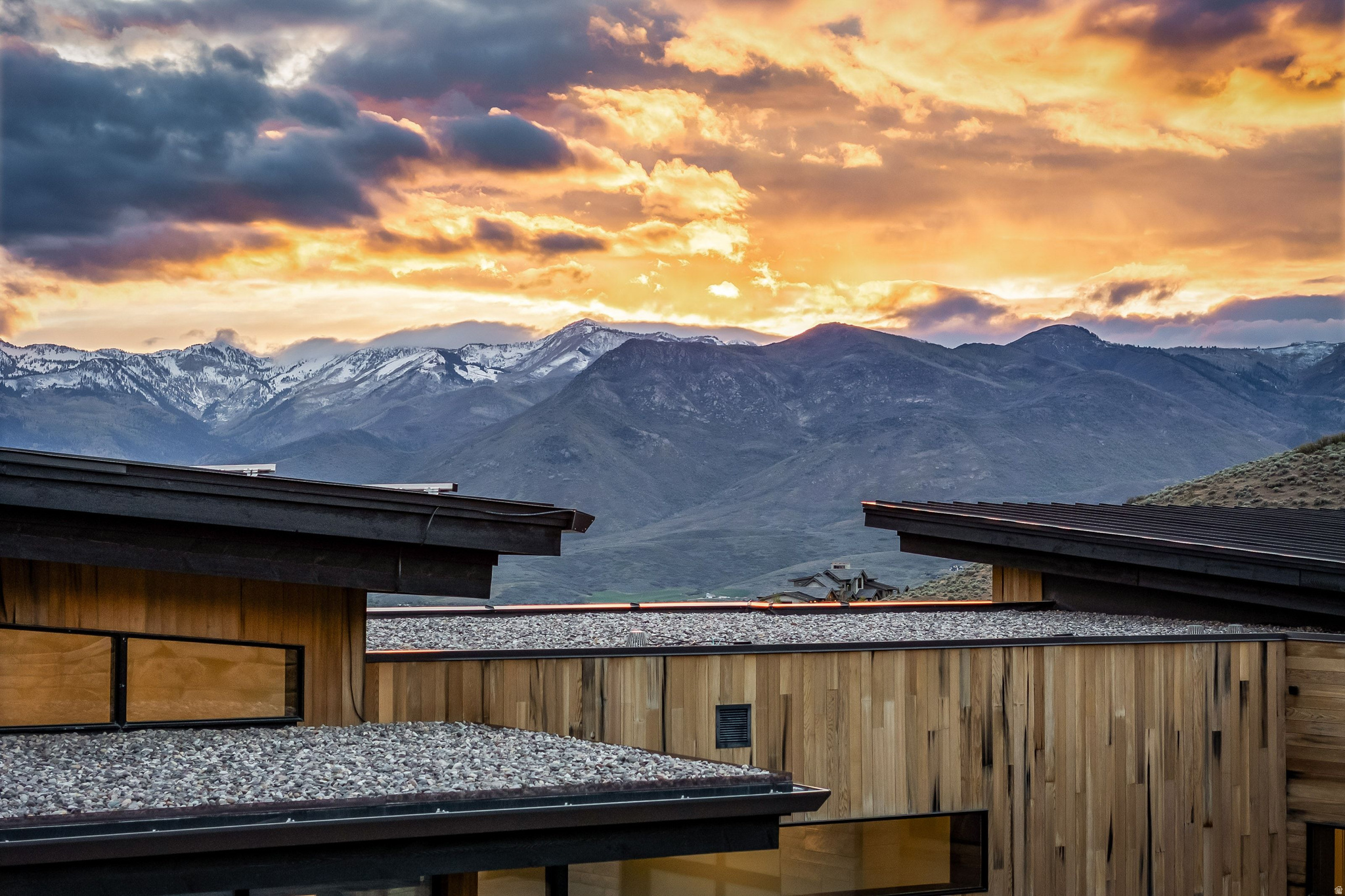 RED LEDGES - Residential
