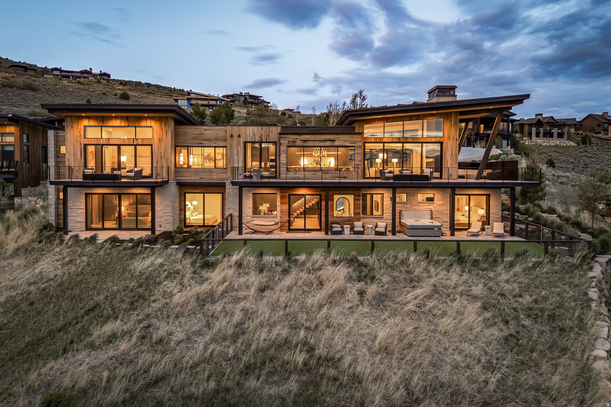 RED LEDGES - Residential