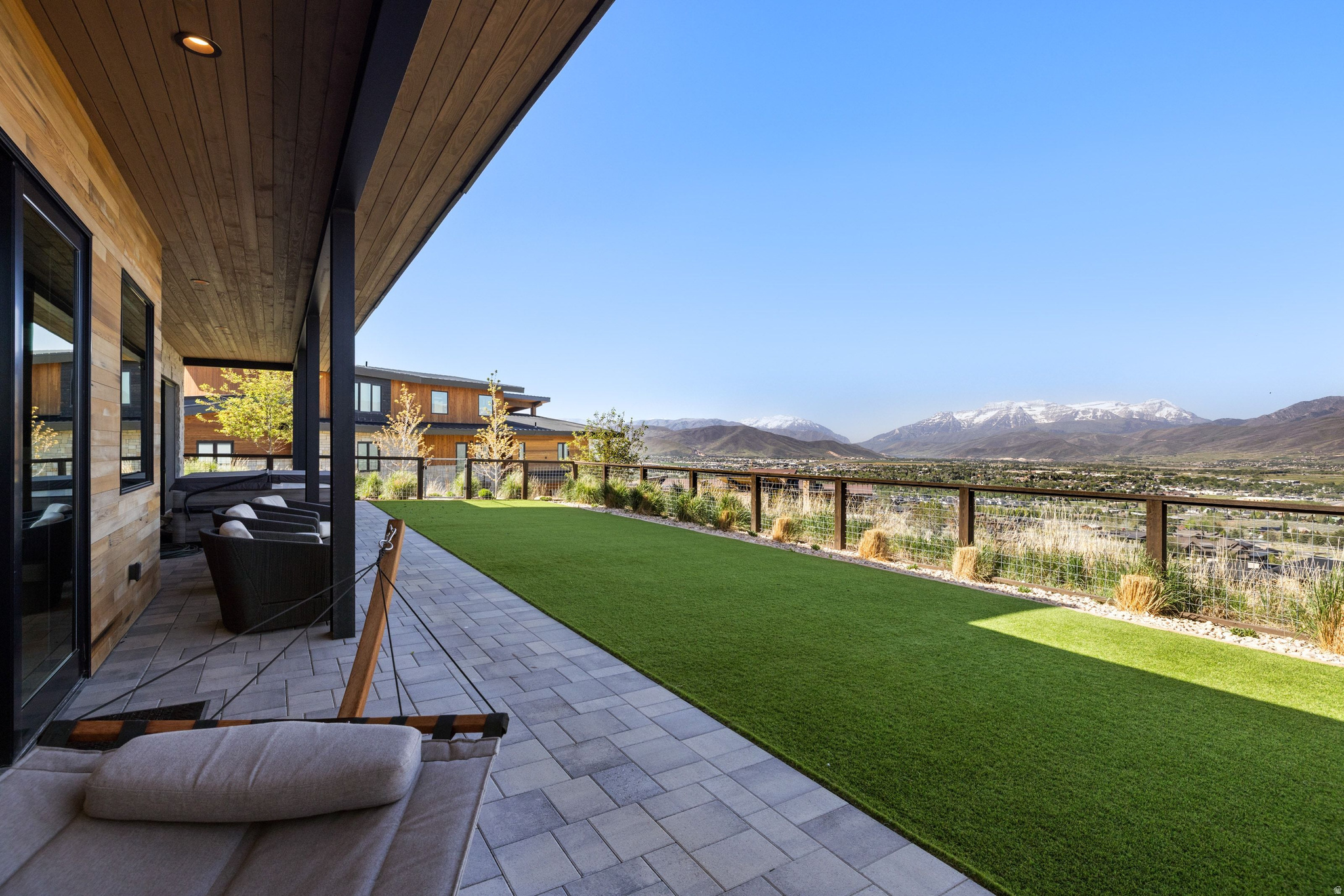 RED LEDGES - Residential