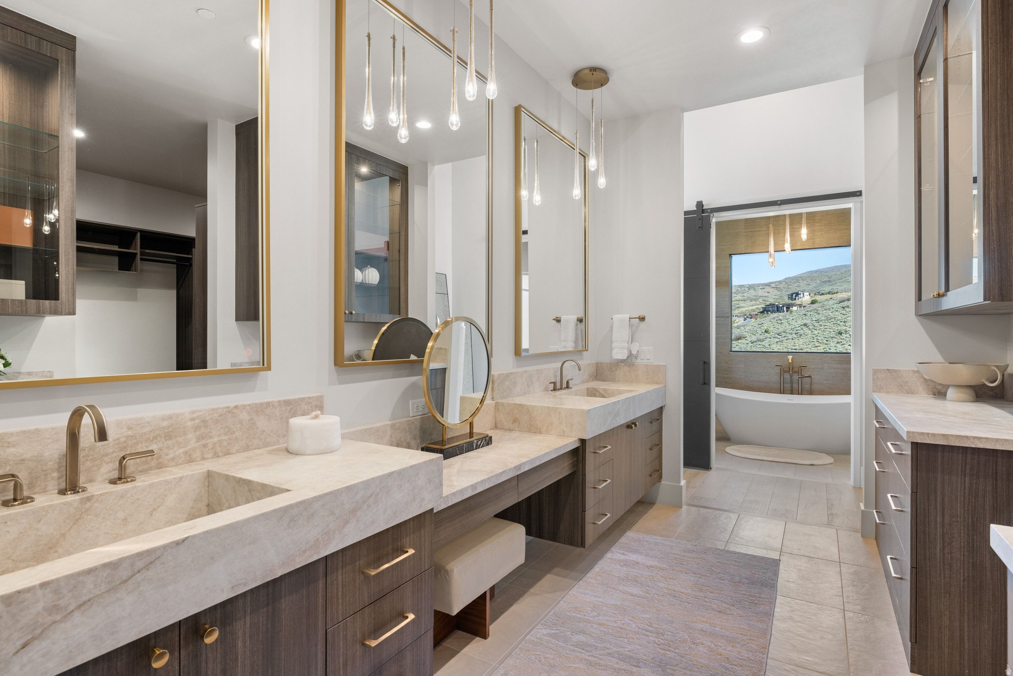 RED LEDGES - Residential