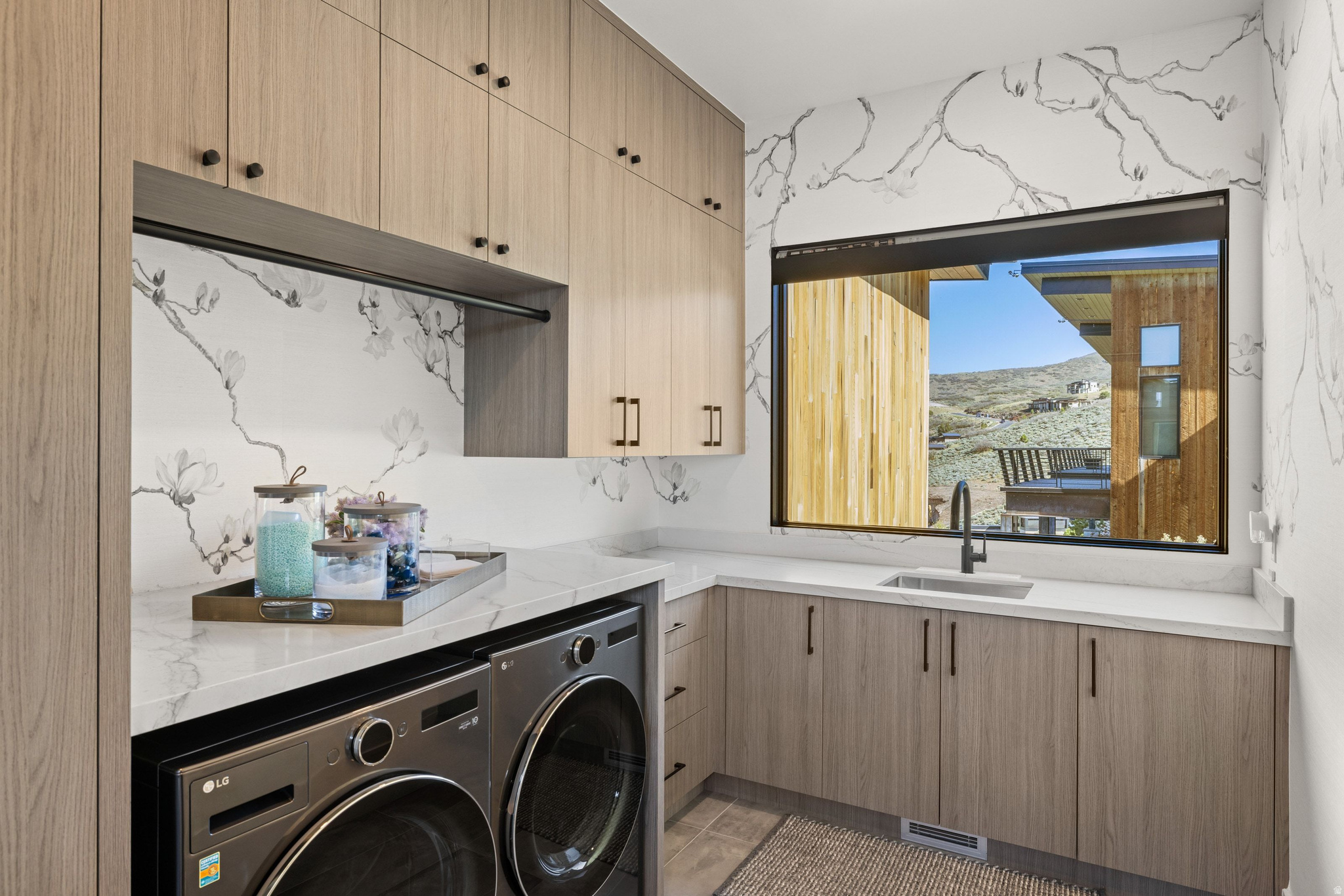 RED LEDGES - Residential